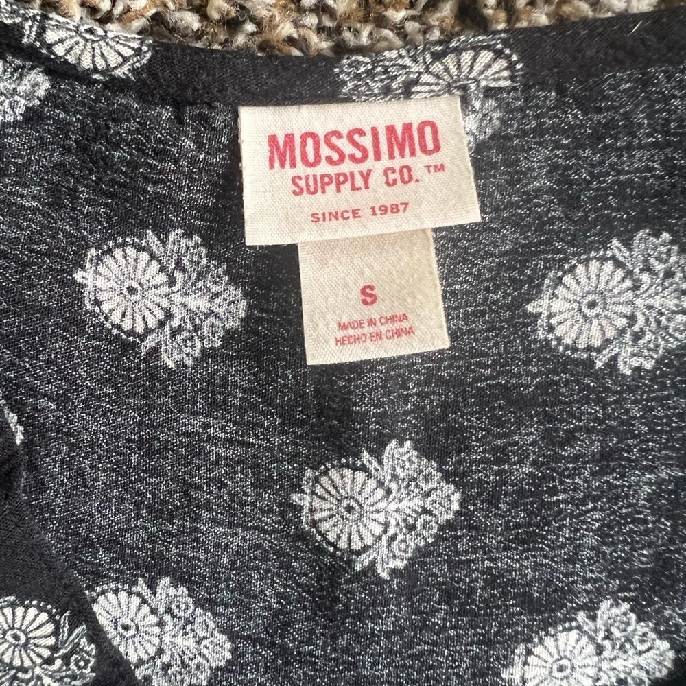 Mossimo Supply Co. Black and White Floral Blouse - Picture 5 of 6